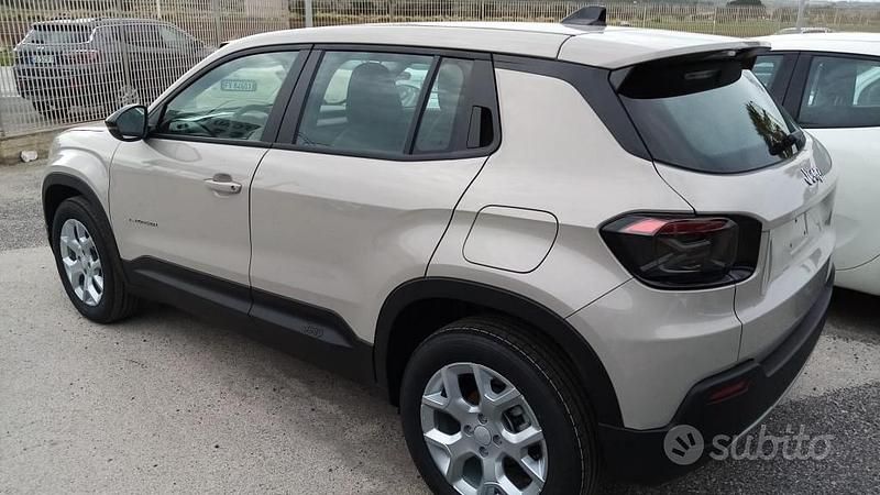 Nuova Jeep Avenger Altitude 101 CV (74 kW) 2025 Nero SUV