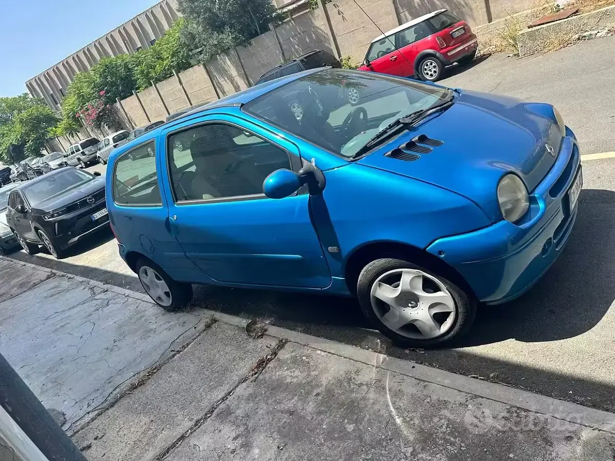 Usata Renault Twingo 58 CV (42 kW) 2004 Bluazzurro Utilitaria