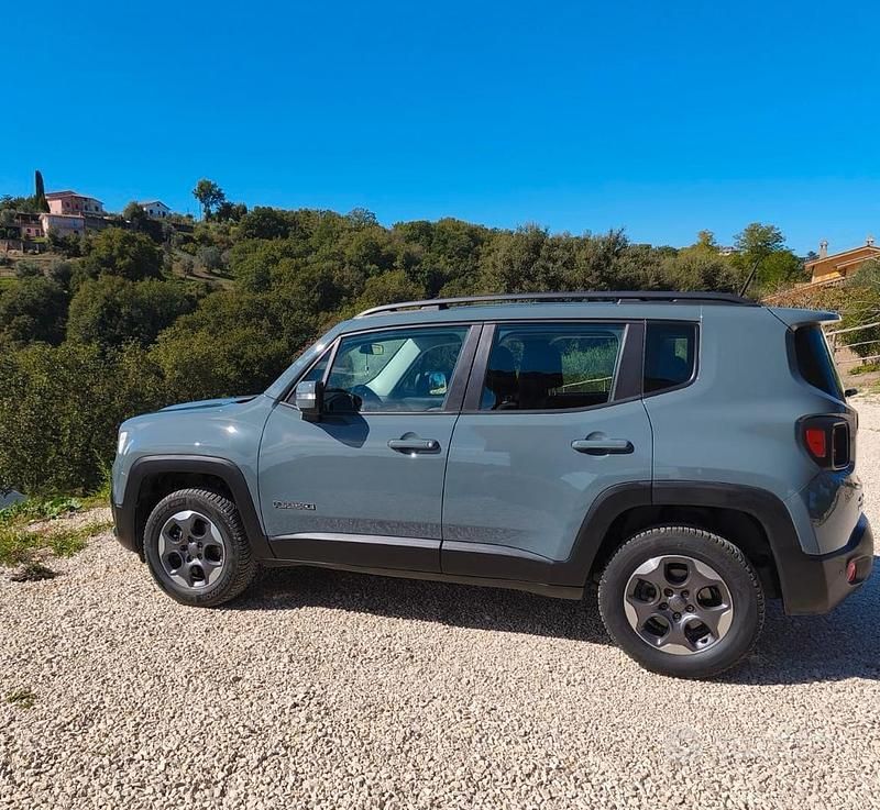 Grigio Usata 2016 Jeep Renegade SUV | 7500 € (Super prezzo) - Immagine 1/3