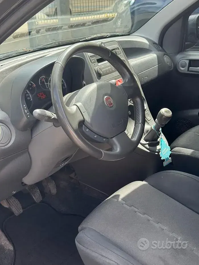 Usata Fiat Panda Emotion 69 CV (50 kW) 2010 Nero Utilitaria