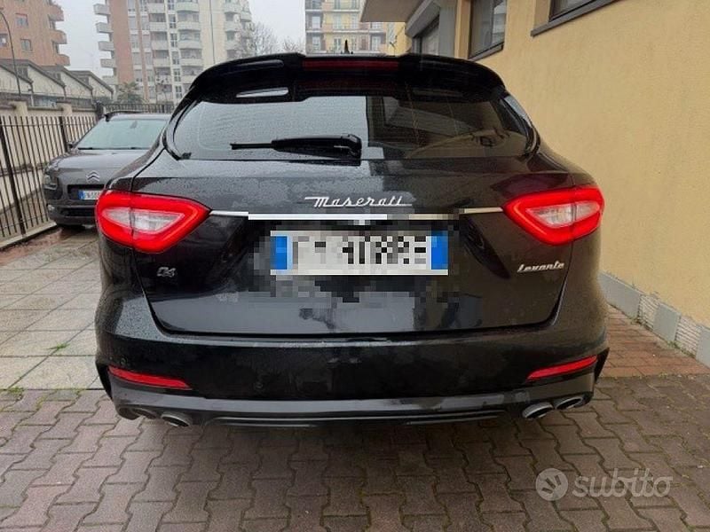 Usata Maserati Levante 275 CV (202 kW) 2019 Nero SUV