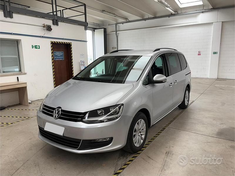 Grigio Usata 2015 VW Sharan Monovolume | 15.000 € (Buon prezzo) - Immagine 1/4