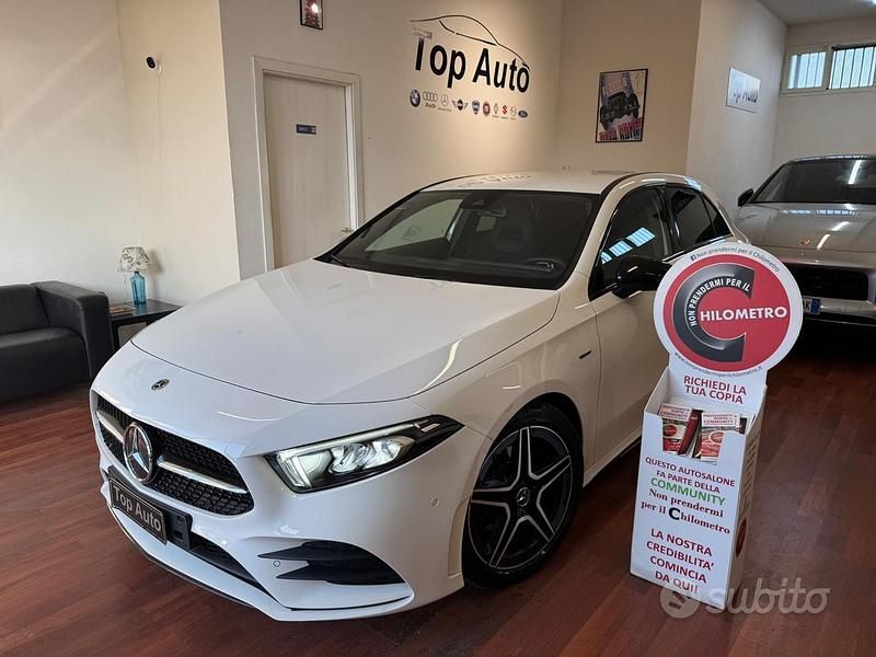 Bianco Usata 2022 Mercedes A180 Premium Tre volumi | 23.900 € (Buon prezzo) - Immagine 1/4