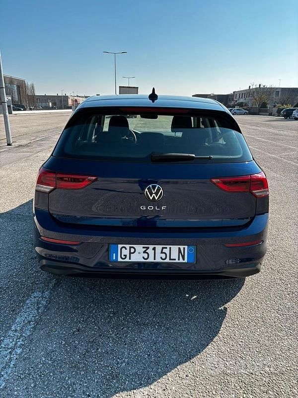 Usata VW Golf VIII 90 CV (66 kW) 2023 Blu Berlina