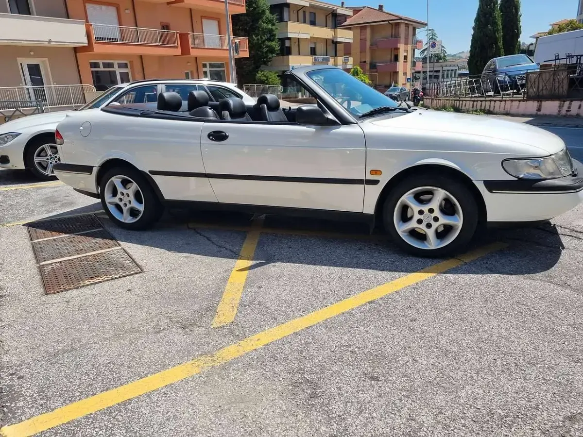 Usata Saab 900 Cabriolet 131 CV (96 kW) 1996 Bianco Cabrio