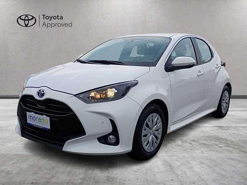 Usata Toyota Yaris Hybrid Active 92 CV (67 kW) 2023 Bianco Utilitaria