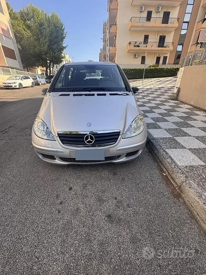 Usata Mercedes A180 109 CV (80 kW) 2007 Grigio Utilitaria