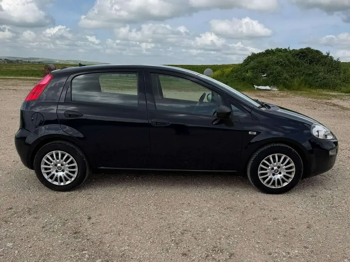 Usata Fiat Punto Street 95 CV (69 kW) 2018 Nero Utilitaria