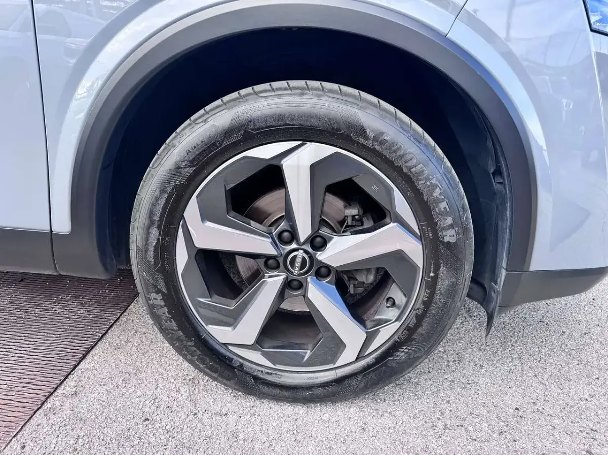 Usata Nissan Qashqai N-Connecta 158 CV (116 kW) 2023 Grigio SUV