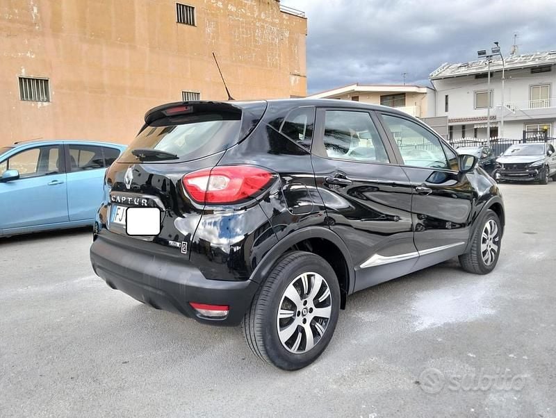 Usata Renault Captur 90 CV (66 kW) 2017 Nero SUV