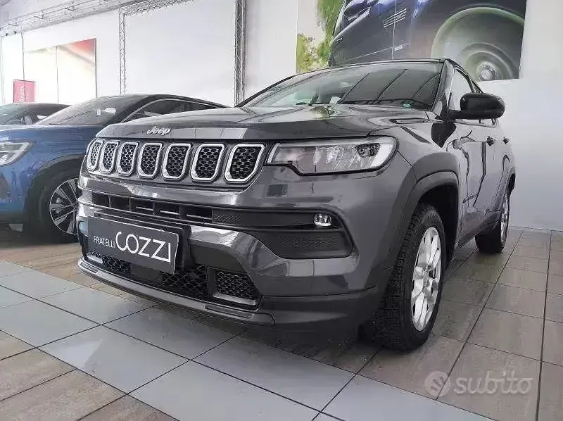 Usata Jeep Compass 131 CV (96 kW) 2022 Grigio SUV
