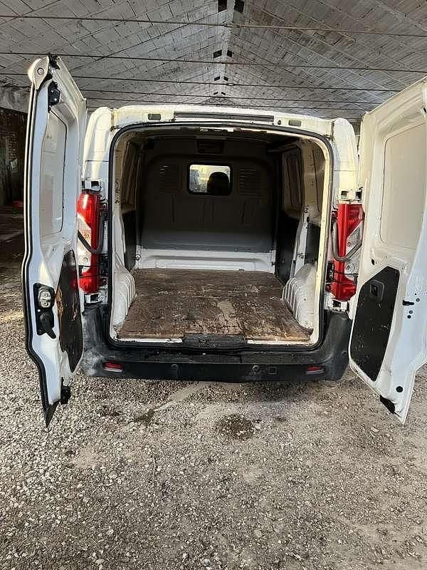 Usata Peugeot Expert 90 CV (66 kW) 2010 Furgone