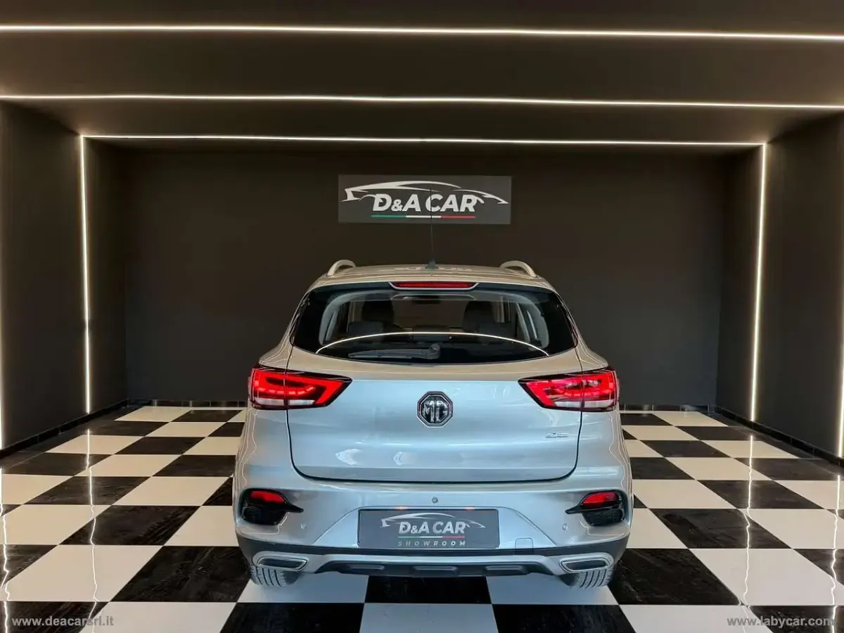 Usata MG ZS Comfort 106 CV (77 kW) 2022 Argento SUV