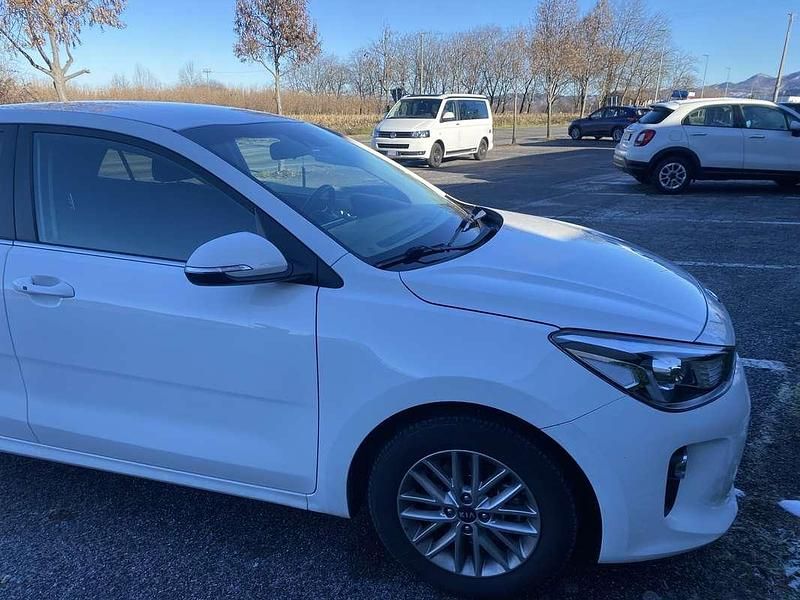 Usata Kia Rio 101 CV (74 kW) 2018 Berlina