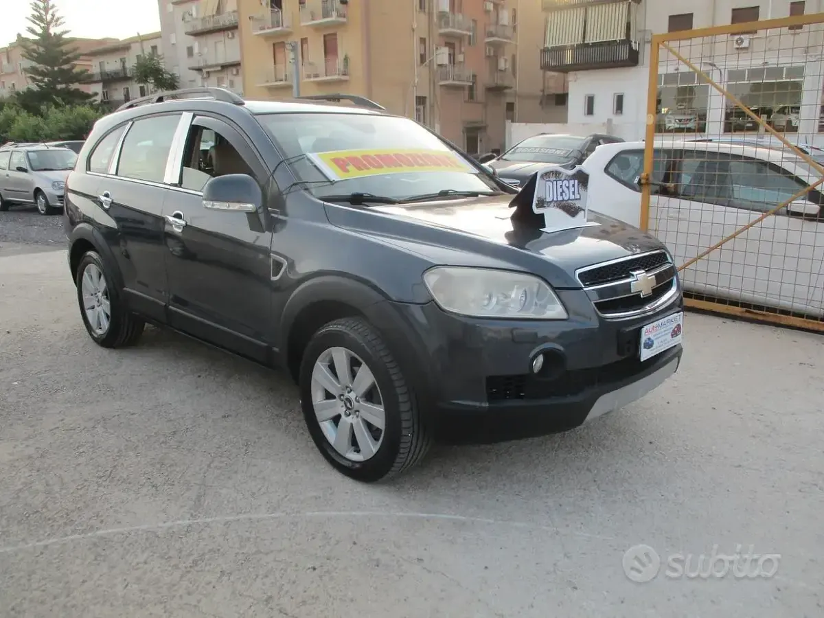 Usata Chevrolet Captiva 150 CV (110 kW) 2008 Bluazzurro SUV