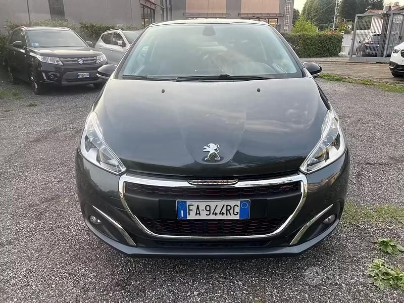 Usata Peugeot 208 GT-line 120 CV (88 kW) 2015 Grigio Utilitaria
