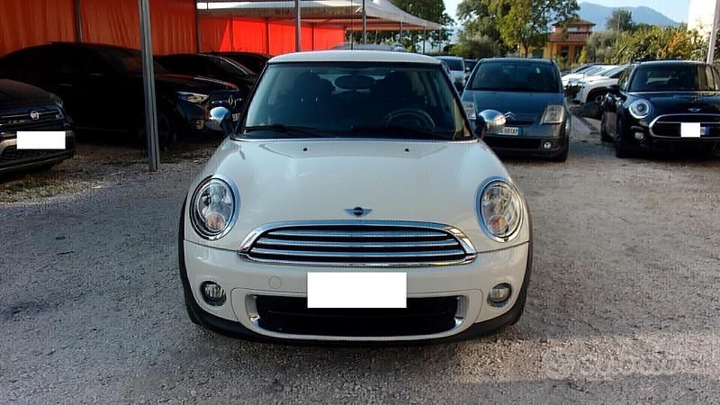 Beige Usata 2010 Mini Cooper D Due volumi | 4999 € (Buon prezzo) - Immagine 1/4