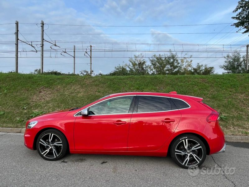Rosso Usata 2018 Volvo V40 R-Design Station wagon | 14.500 € (Buon prezzo) - Immagine 1/4