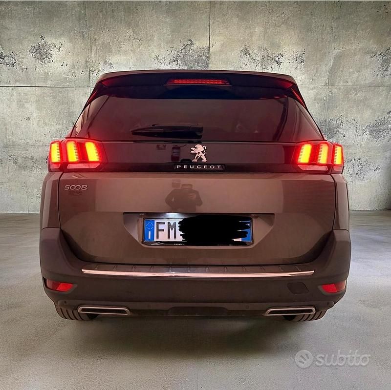 Usata Peugeot 5008 120 CV (88 kW) 2017 Grigio SUV
