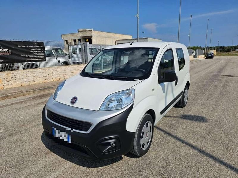 Bianco Usata 2018 Fiat Fiorino Furgone | 7900 € (Buon prezzo) - Immagine 1/4