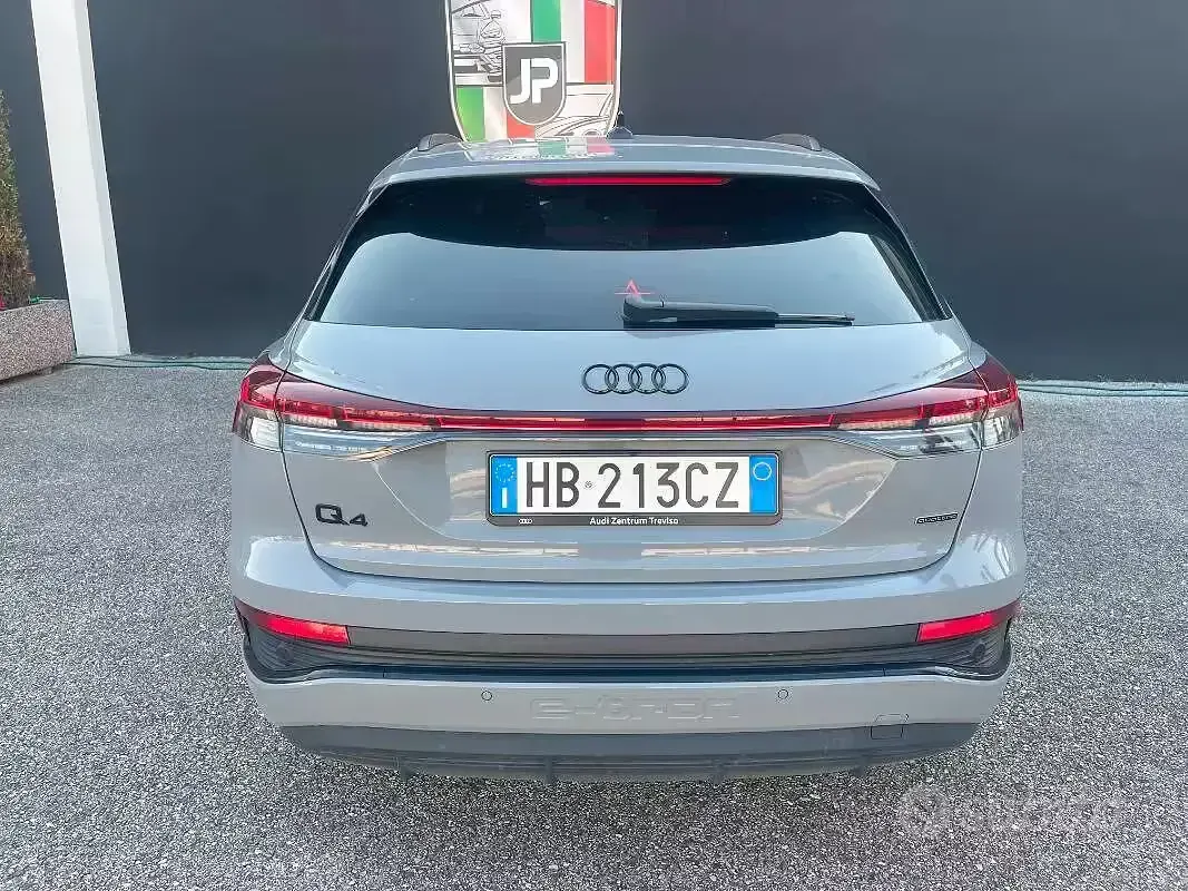 Usata Audi Q4 e-tron S-Line 210 kW (286 CV) 2025 Grigio SUV