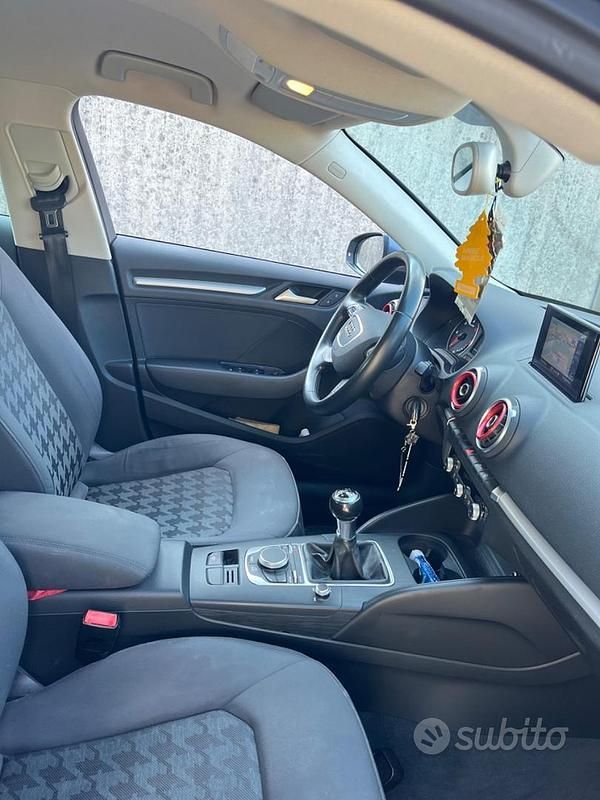 Usata Audi A3 Attraction 110 CV (80 kW) 2015 Grigio Berlina