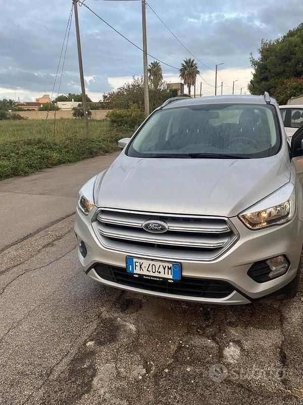 Usata Ford Kuga Business Edition 120 CV (88 kW) 2017 Grigio SUV