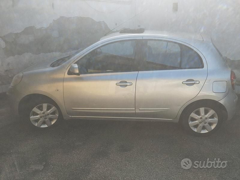 Usata Nissan Micra 80 CV (58 kW) 2013 Grigio Berlina