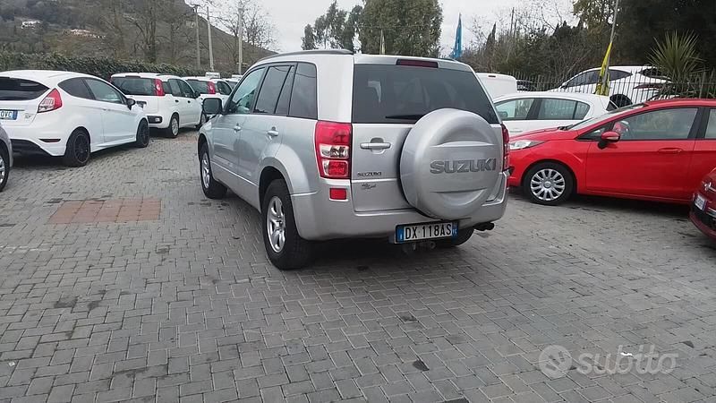Usata Suzuki Grand Vitara 129 CV (94 kW) 2009 Grigio SUV