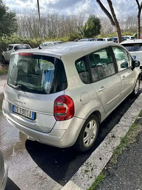 Usata Renault Grand Modus Dynamique 86 CV (63 kW) 2008 Grigio Monovolume