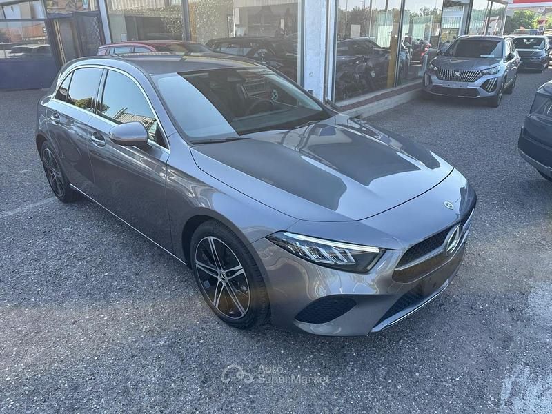 Nuova Mercedes A180 Advanced 116 CV (85 kW) 2026 Gray Berlina