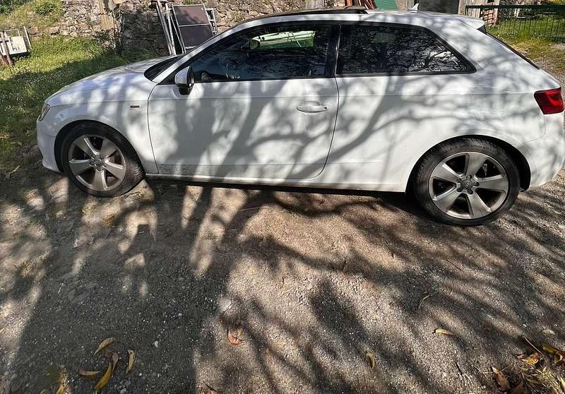 Usado Audi A3 Ambition 110 CV (80 kW) 2013 Blanco Coupe