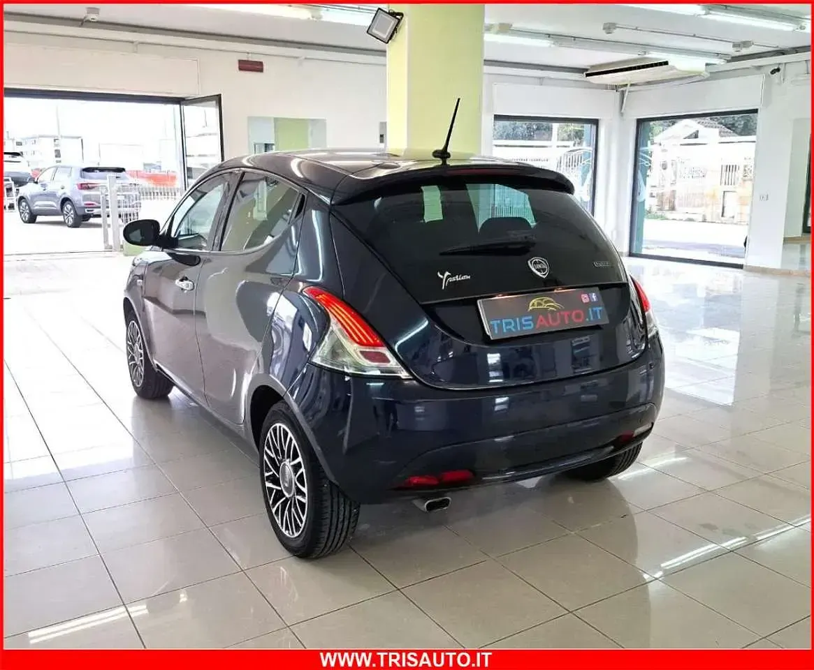 Usata Lancia Ypsilon 71 CV (52 kW) 2020 Blu Utilitaria