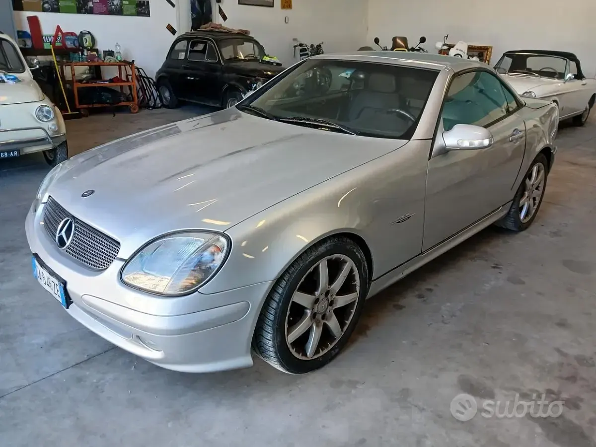 Usata Mercedes SLK200 163 CV (119 kW) 2002 Grigio Cabrio