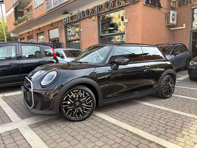 Nero Usata 2024 Mini Cooper S Favoured Due volumi | 34.890 € (Molto cara) - Immagine 1/4