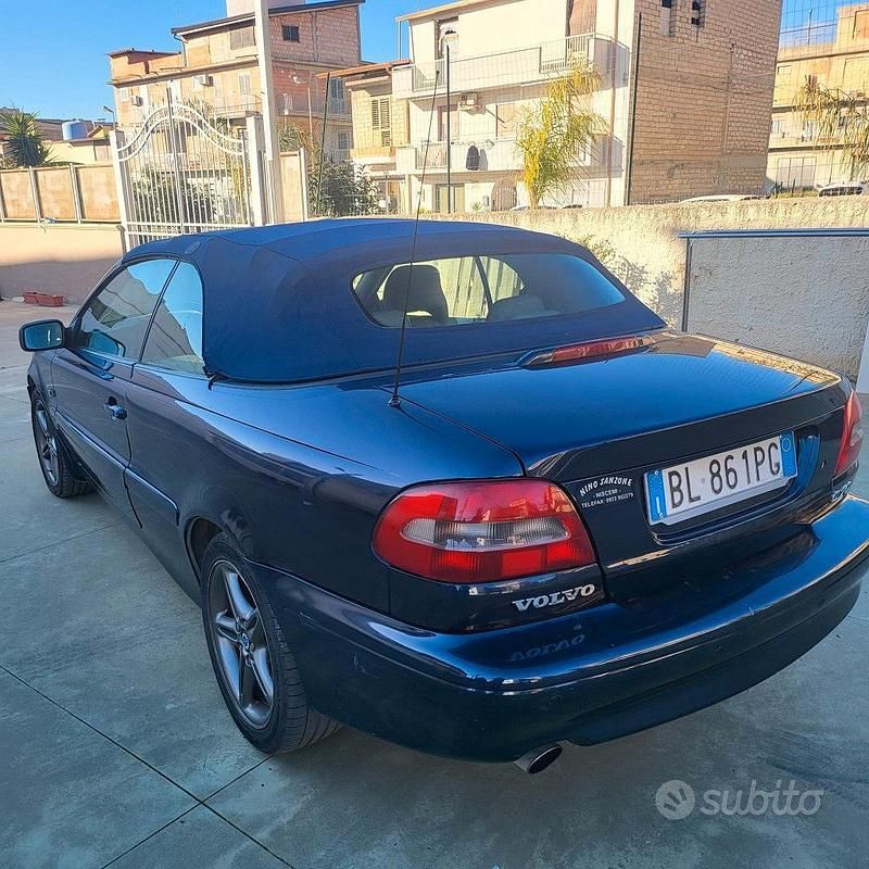 Usata Volvo C70 163 CV (119 kW) 2000 Blu Cabrio