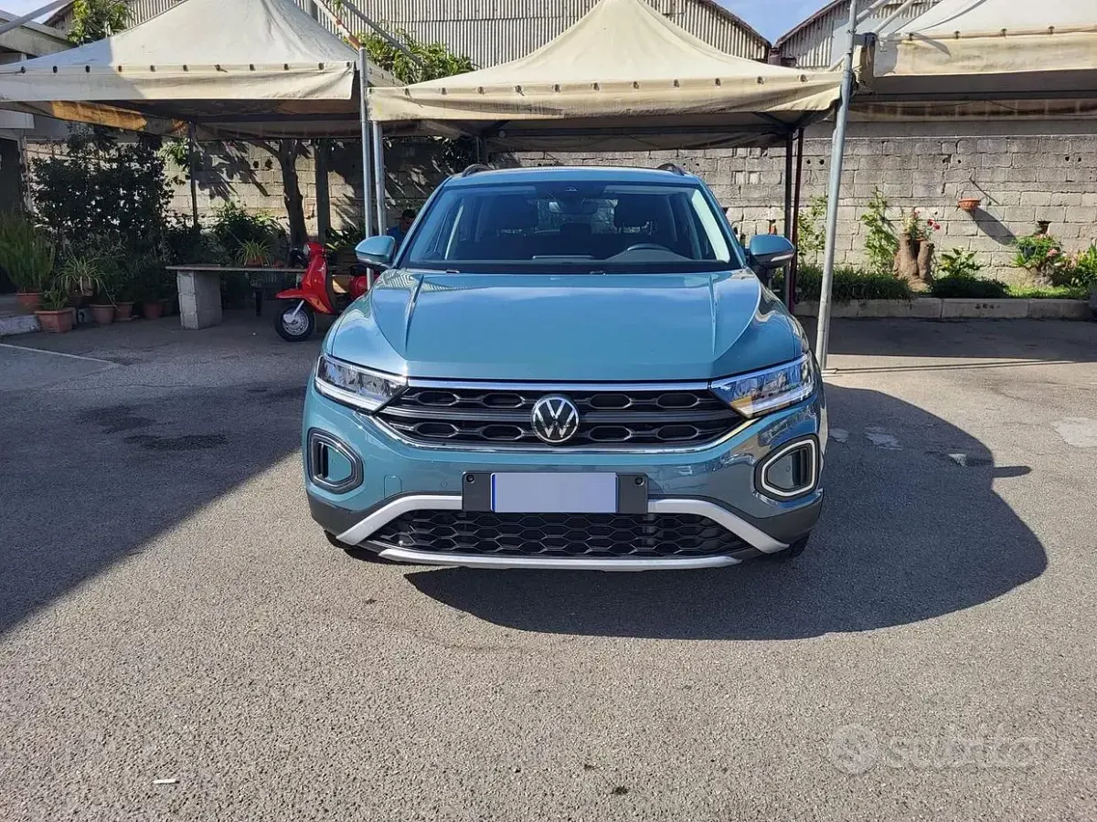 Usata VW T-Roc 116 CV (85 kW) 2022 Bluazzurro SUV