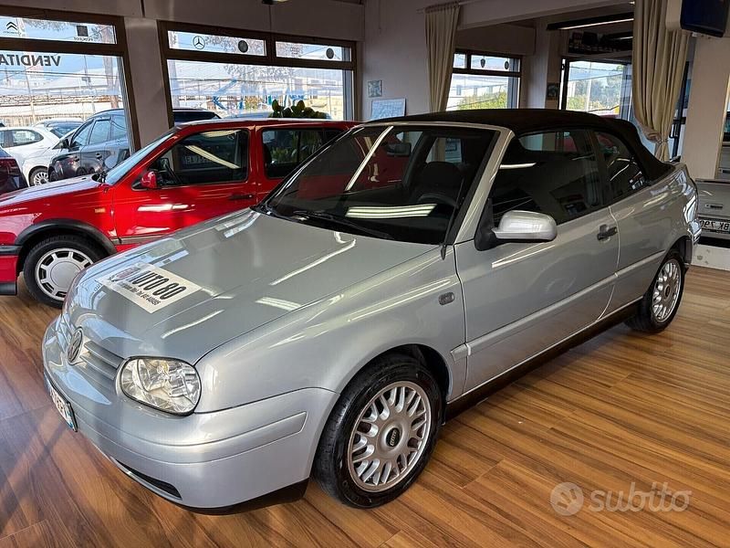 Usata VW Golf Cabriolet Highline 101 CV (74 kW) 2000 Grigio Cabrio