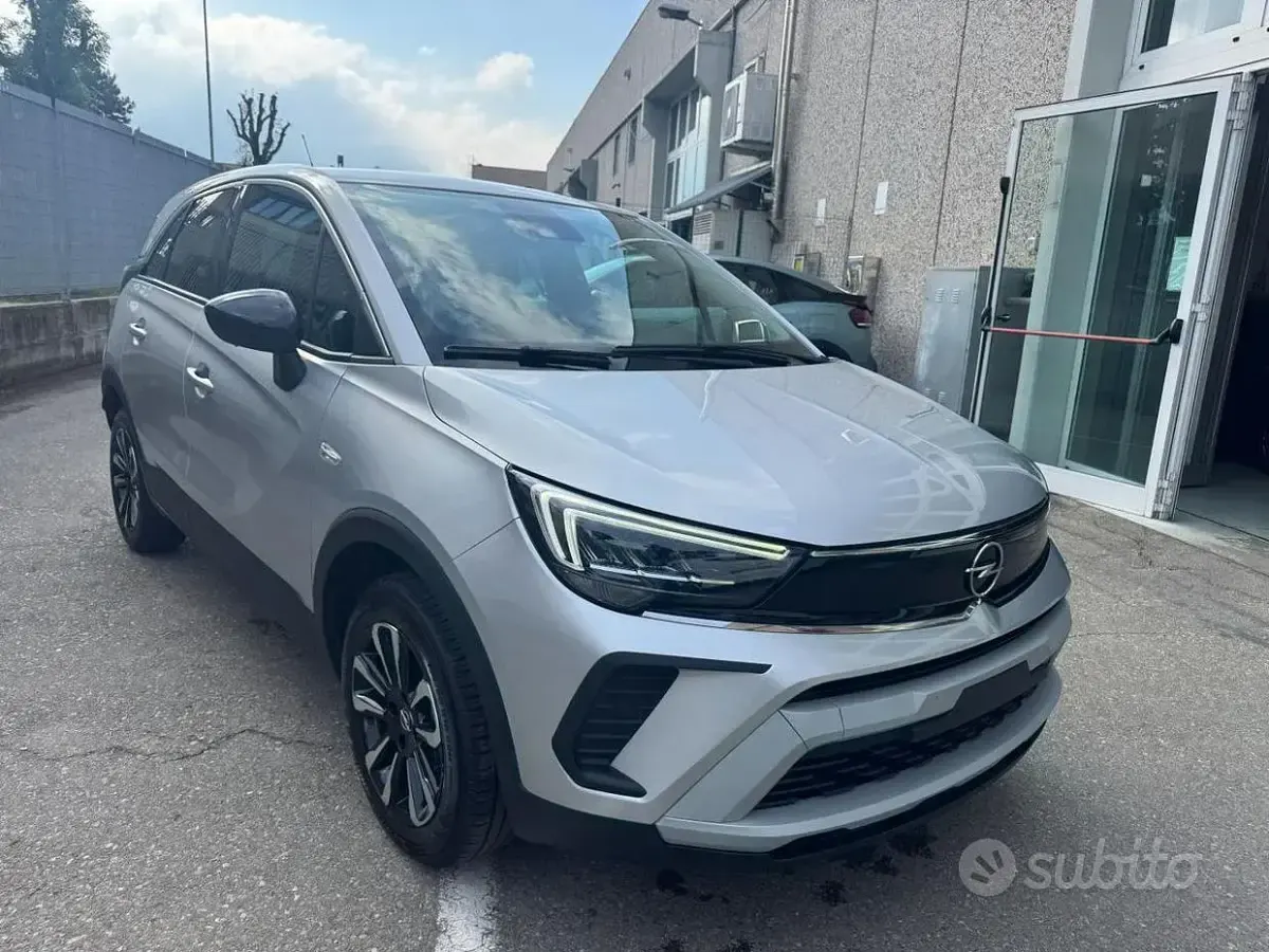 Usata Opel Crossland X Elegance 110 CV (80 kW) 2024 Grigio SUV