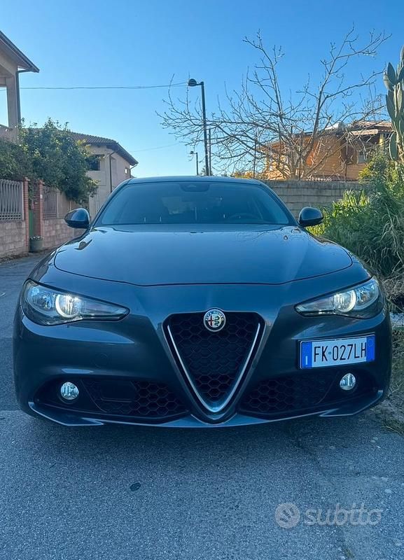 Usata Alfa Romeo Giulia Business 150 CV (110 kW) 2017 Grigio Berlina