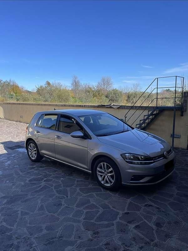 Usata VW Golf VIII Trendline 131 CV (96 kW) 2020 Grigio Berlina