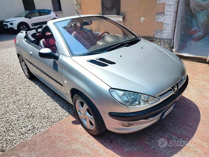 Usata Peugeot 206 CC 109 CV (80 kW) 2002 Grigio Cabrio
