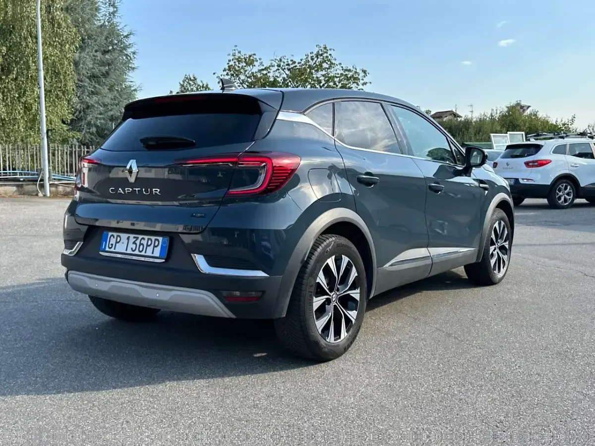 Usata Renault Captur Techno 94 CV (69 kW) 2023 Blu SUV