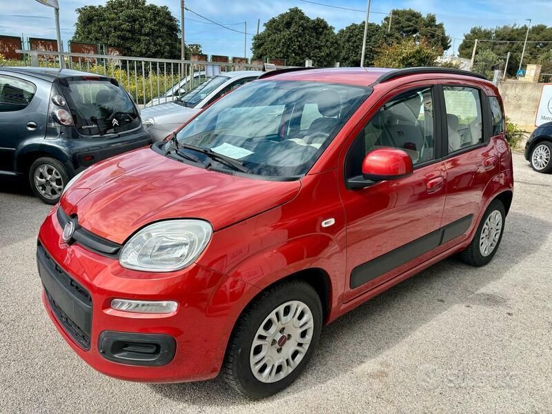 Usata Fiat Panda Lounge 69 CV (50 kW) 2012 Arancione Utilitaria