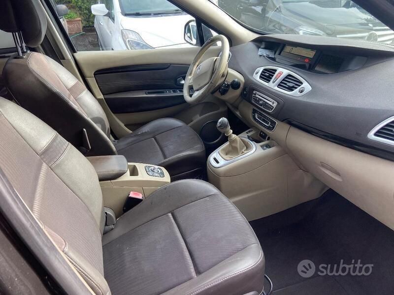 Usata Renault Scénic III Luxe 111 CV (81 kW) 2010 Nero Monovolume