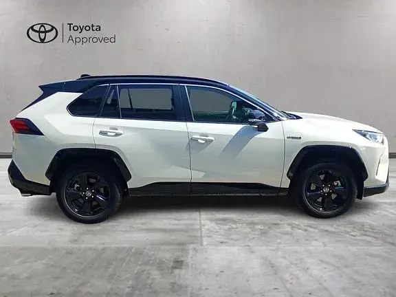 Usata Toyota RAV4 Hybrid Style 222 CV (163 kW) 2021 Pearl white/black met SUV