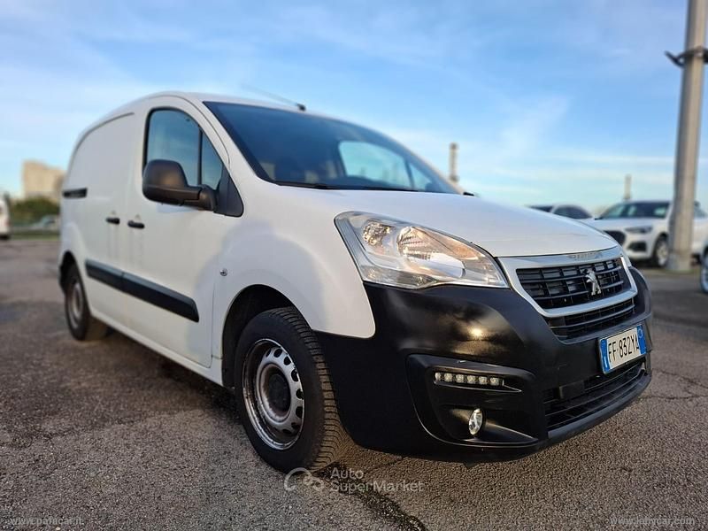 Usata Peugeot Partner 99 CV (72 kW) 2016 Bianco Monovolume