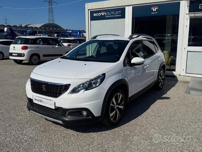 Usata Peugeot 2008 Allure 99 CV (72 kW) 2017 Bianco SUV