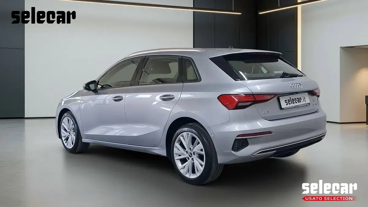 Usata Audi A3 Advanced 116 CV (85 kW) 2021 Nero5v grigio mangano metalliz Berlina