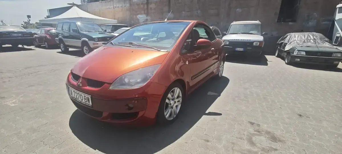 Usata Mitsubishi Colt 149 CV (109 kW) 2006 Rosso Cabrio